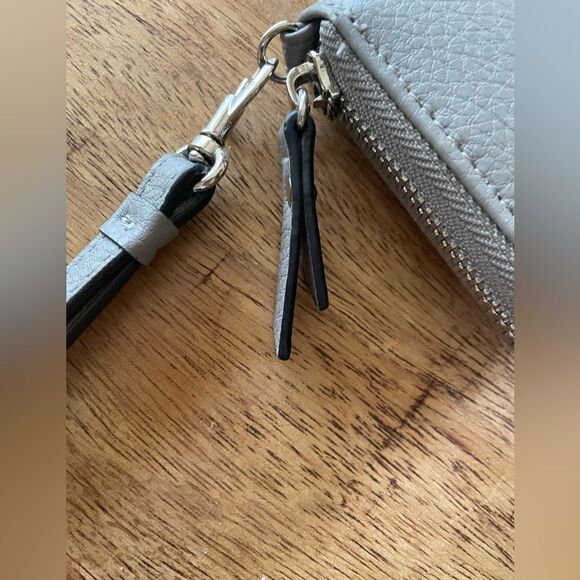 Free with purchase 🛍️Anne Klein” wallet - Picture 6 of 6